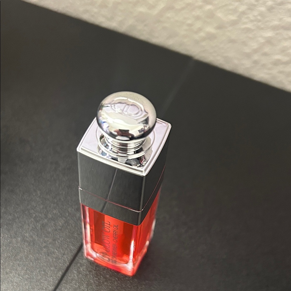 Dior Lip Glow Cherry Oil - Color Reviver - Picture 2 of 3